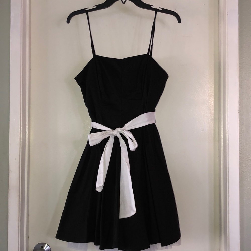 Black/White Dress with Bow, Size 9/10